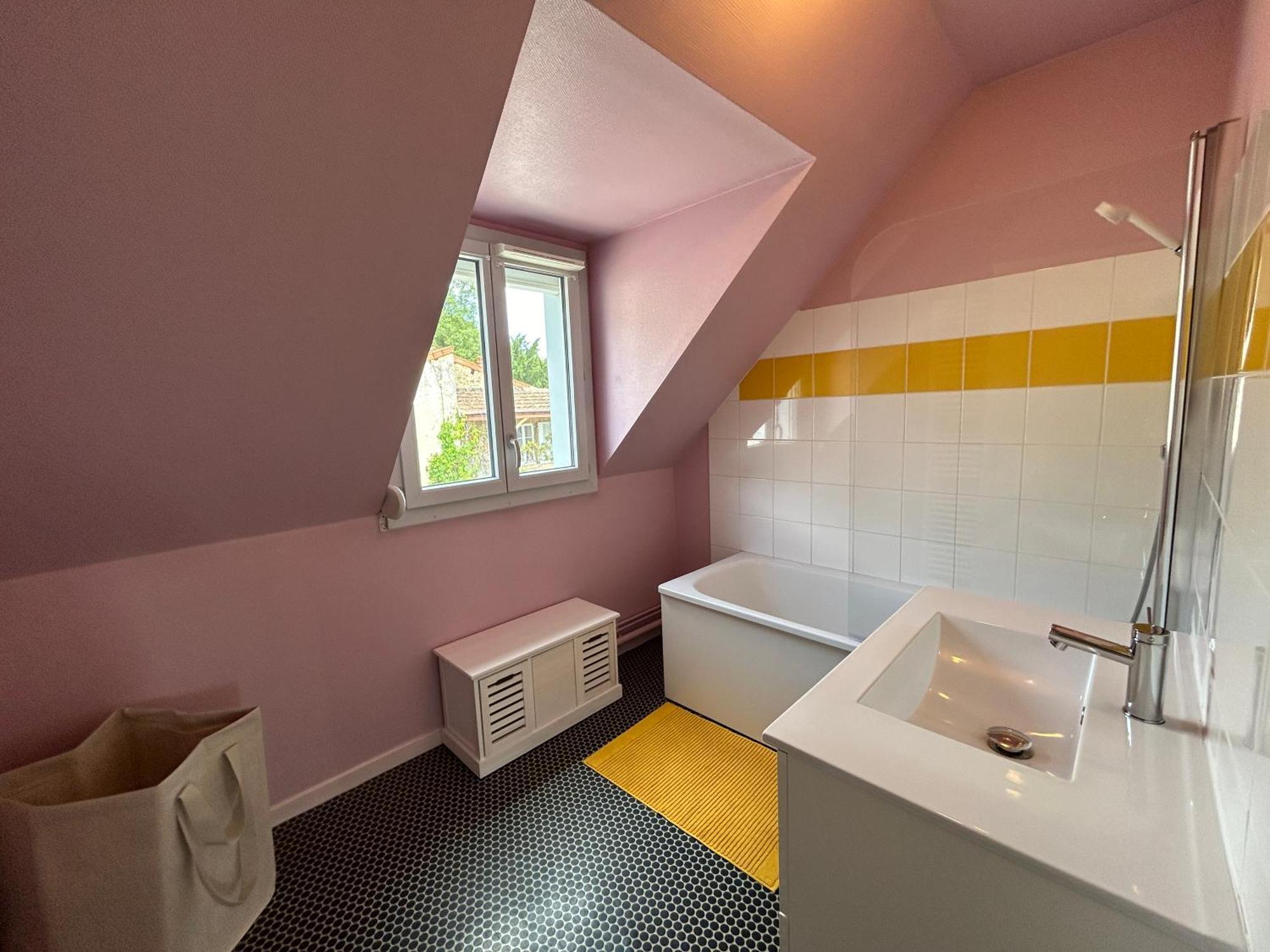 Holiday home Maison Avec Jardin *